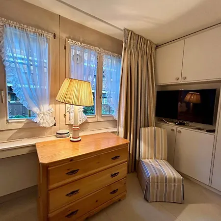 Apartamento Center Luxury 3 *