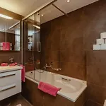 Center Luxury 3 *