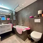 Lägenhet Center Luxury 3